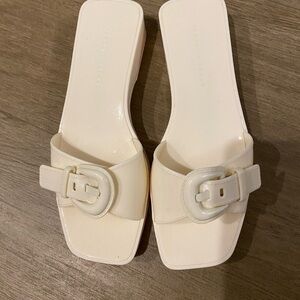mules/slides Like new adjustable veronica beard size 8